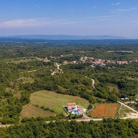 Lena Comfortable Vila Marcana